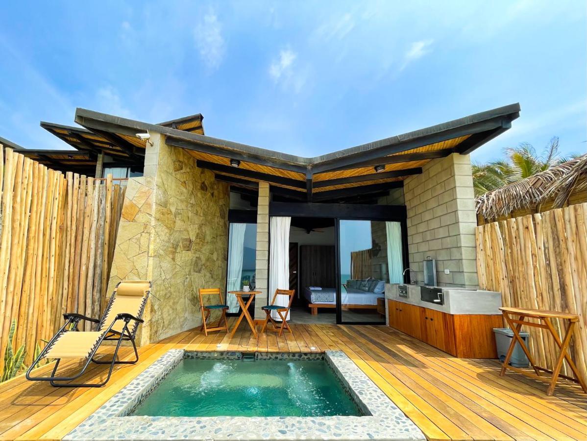 Diem Vichayito Beachfront Eco-Luxury Екстериор снимка