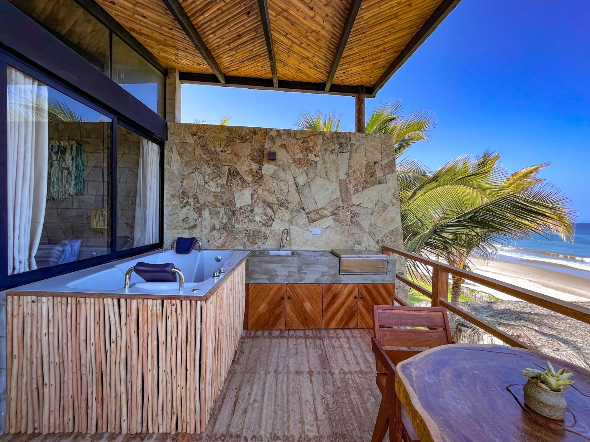 Diem Vichayito Beachfront Eco-Luxury Екстериор снимка