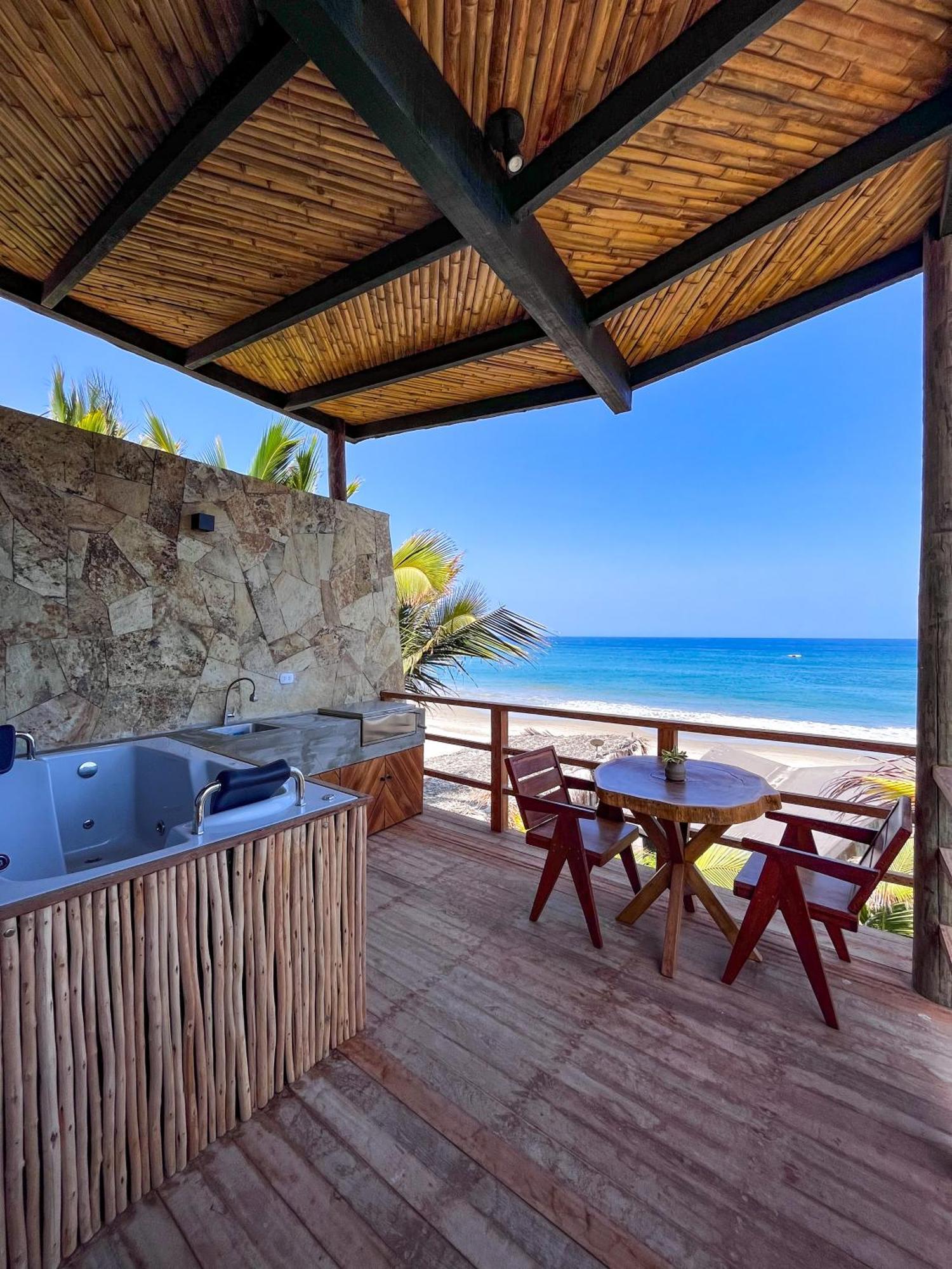 Diem Vichayito Beachfront Eco-Luxury Екстериор снимка