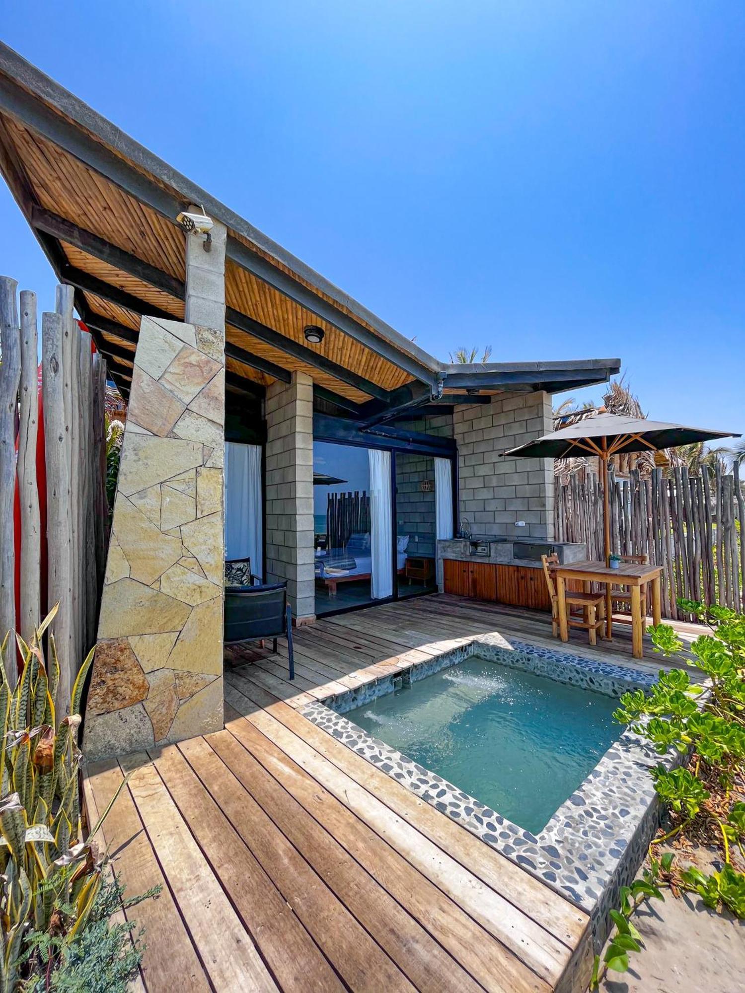 Diem Vichayito Beachfront Eco-Luxury Екстериор снимка
