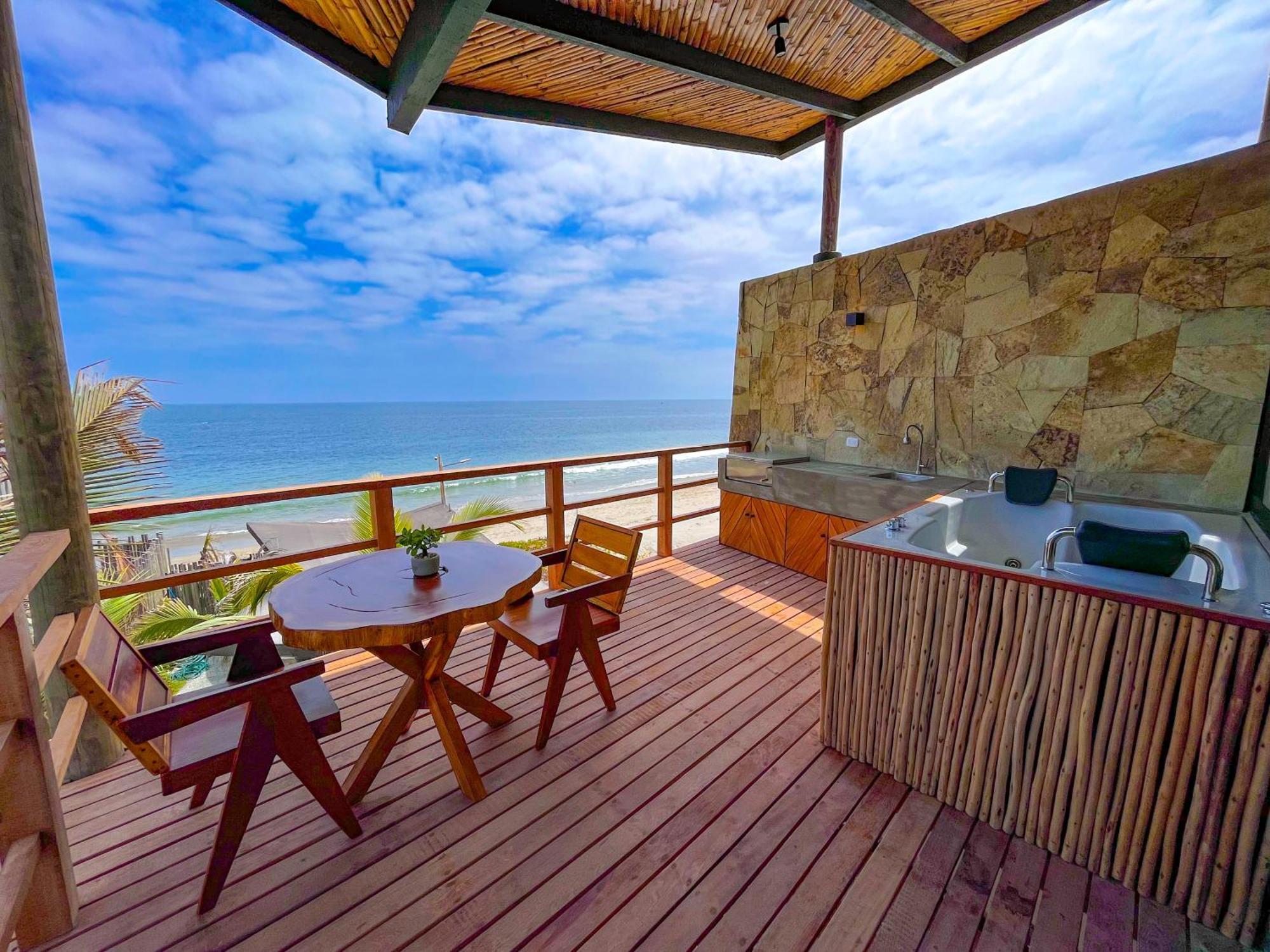 Diem Vichayito Beachfront Eco-Luxury Екстериор снимка