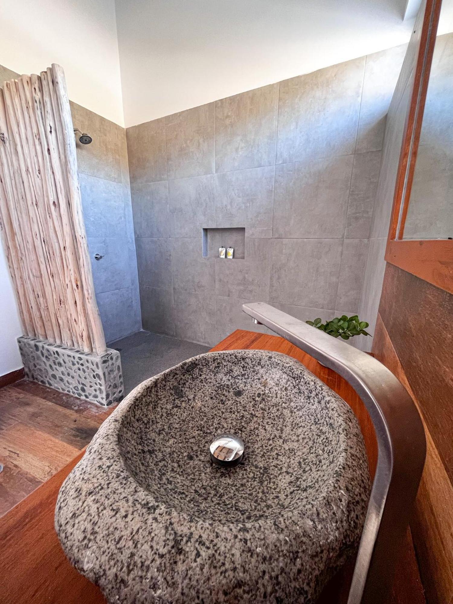 Diem Vichayito Beachfront Eco-Luxury Екстериор снимка