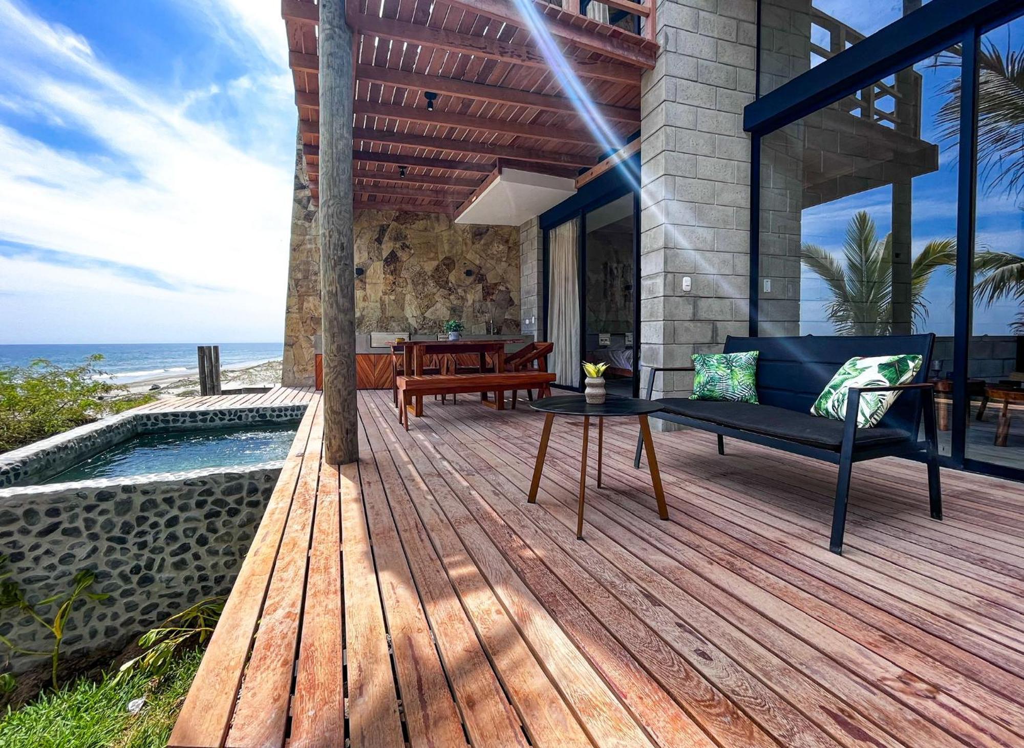 Diem Vichayito Beachfront Eco-Luxury Екстериор снимка